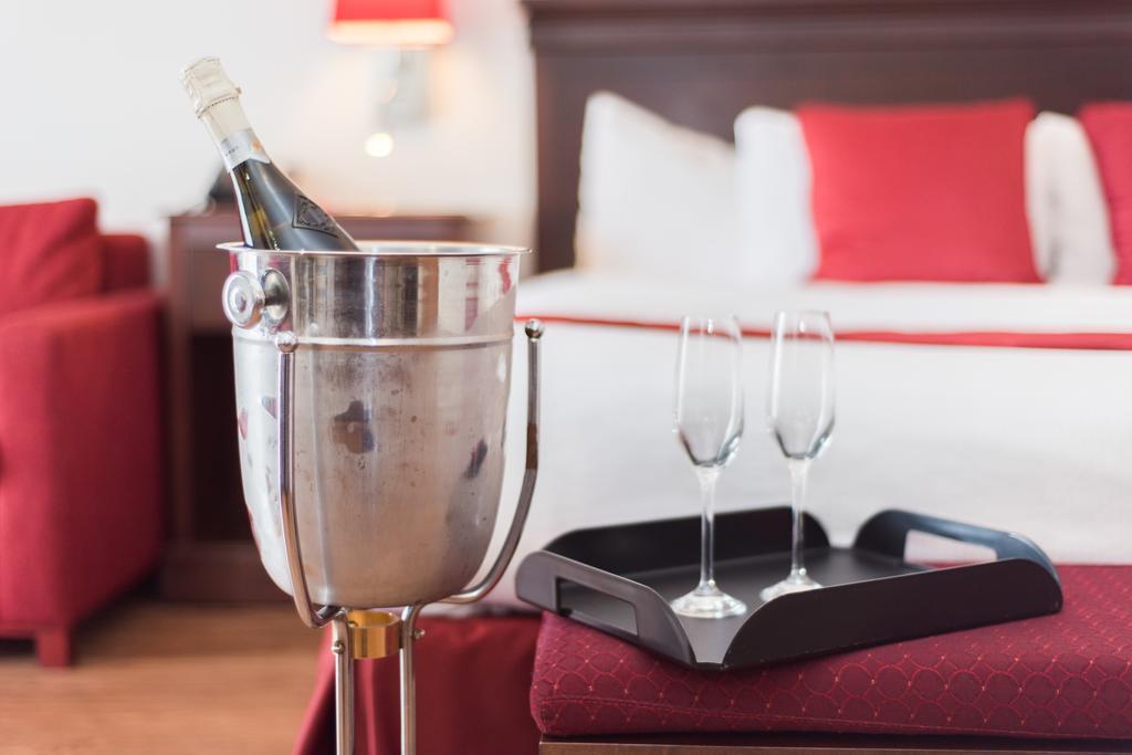 Hotel Le Floral Шербрук Экстерьер фото